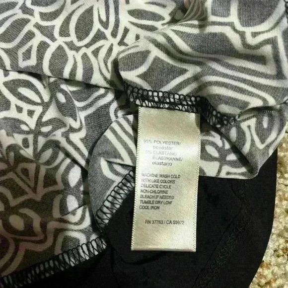 NWT Classy Black & White Rafaella Top - Large. - Picture 6 of 11